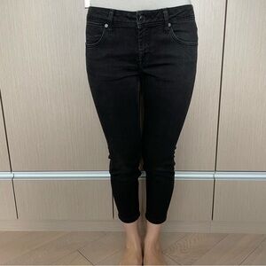 Burberry Brit Classic Black Women's Capri Jeans